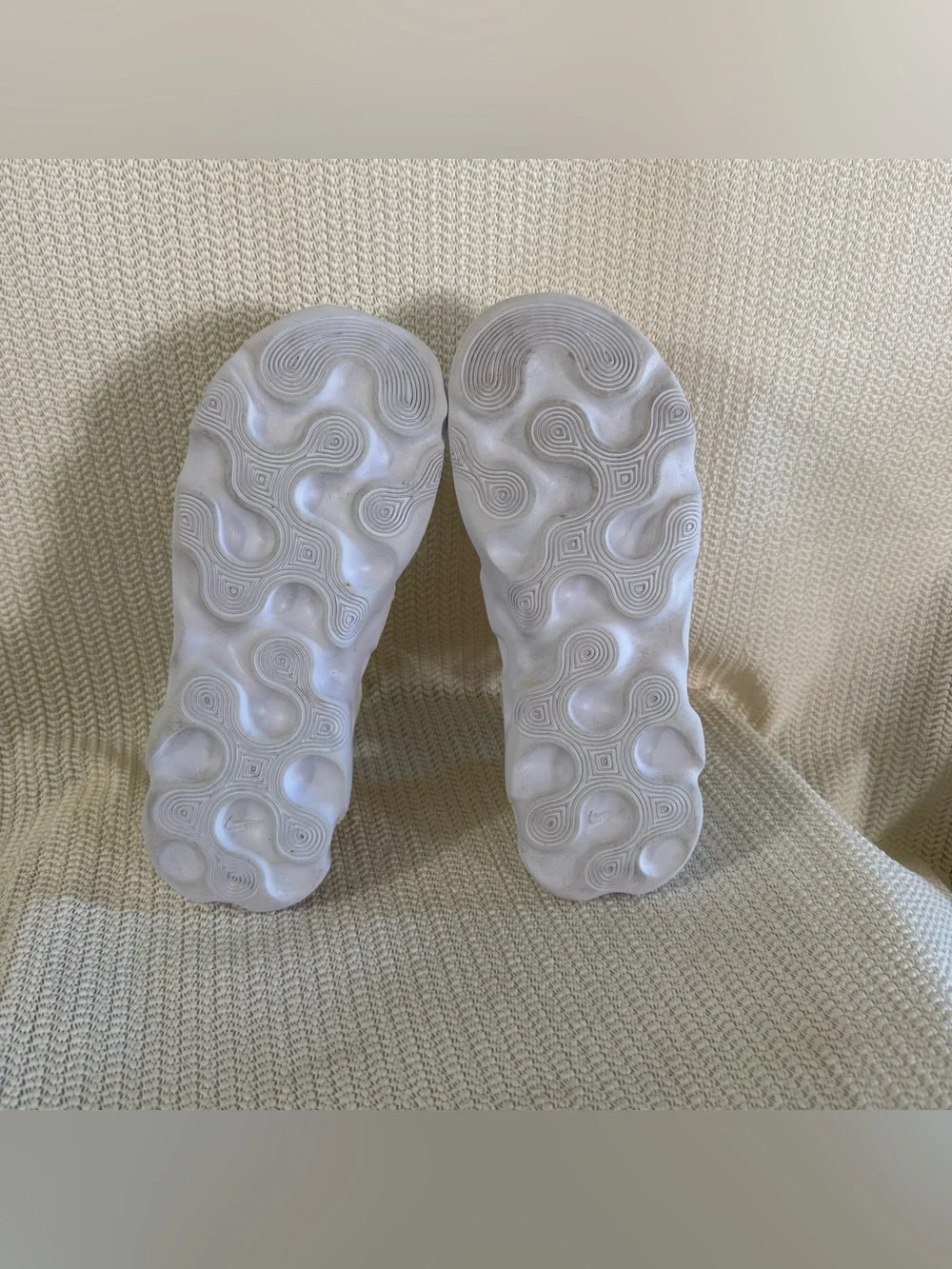 Nike Owaysis Sandals White Gray Kids Big Kids Size 6Y EU 36.5 CK9283-100